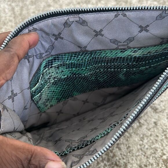 Aimee Kestenberg Emerald Green Snakeskin Print Clutch - Picture 5 of 5
